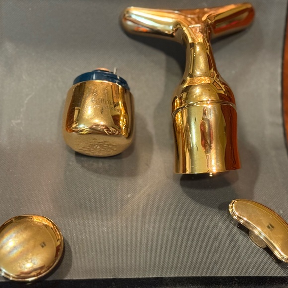 Gushiyuta lifting and tightening facial tool introducer. 3 pieces. Battery. - Picture 9 of 13